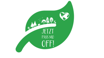 Grünes Blatt mit Bäumen und dem Text 'Jetzt pass mo off!'