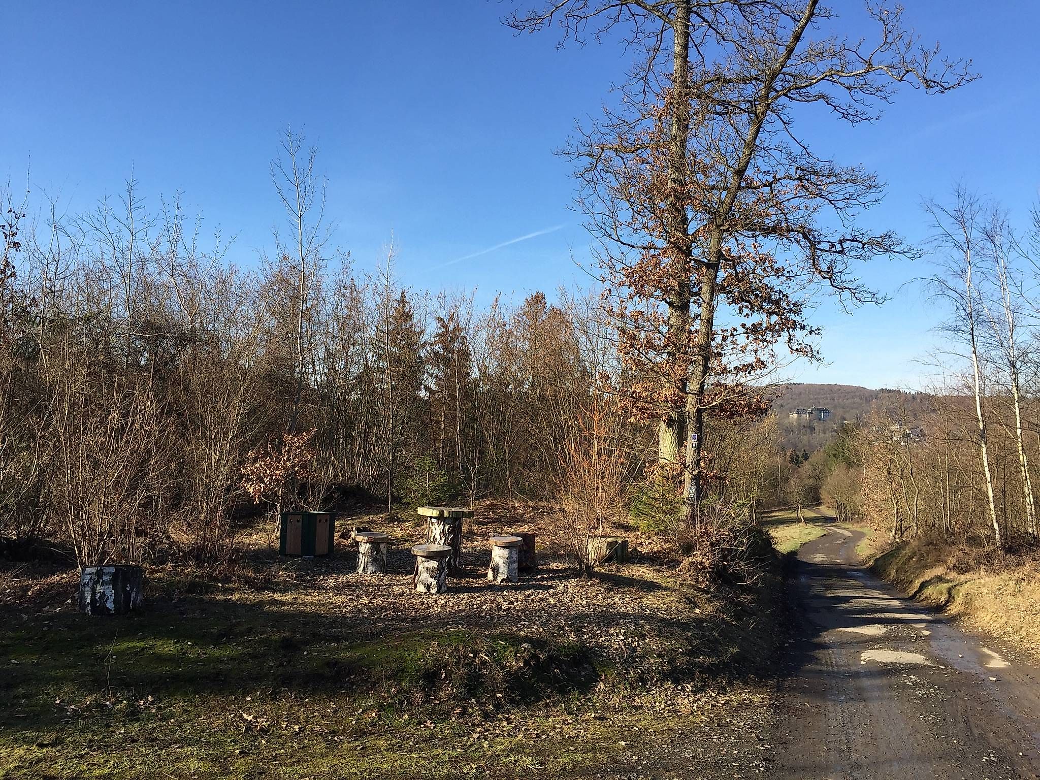 Rastplatz zwischen Freusburgermühle und Sportplatz Hardtkopf